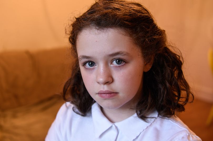 現年八歲的自閉症女孩 Poppy，過去一年她幾乎每個星期都試圖自殺。