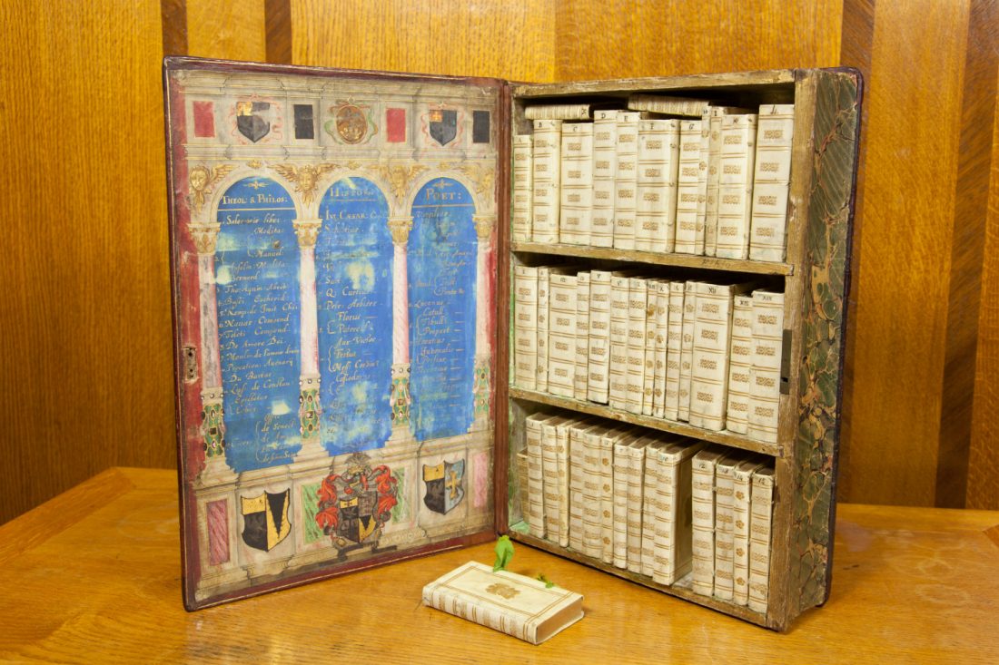 詹姆斯一世時期的「旅行圖書館」。