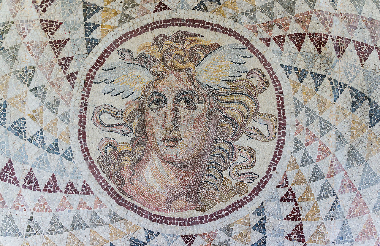 雅典國家考古博物館收藏的梅杜莎馬賽克地板。