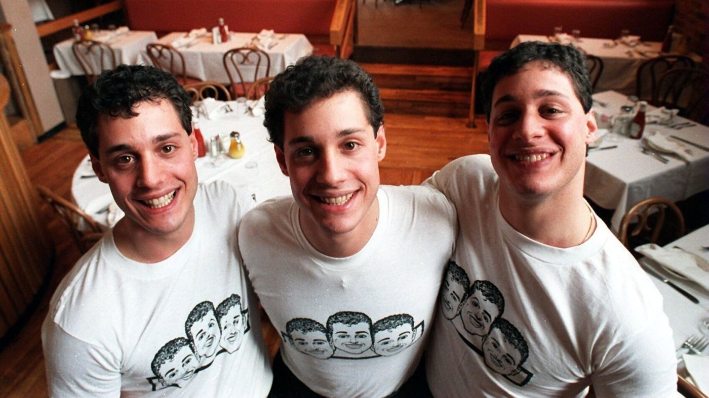 1988年，三兄弟在蘇活區合夥開了名為「Triplets」的牛排館，吸引許多慕名朝聖的遊客。
