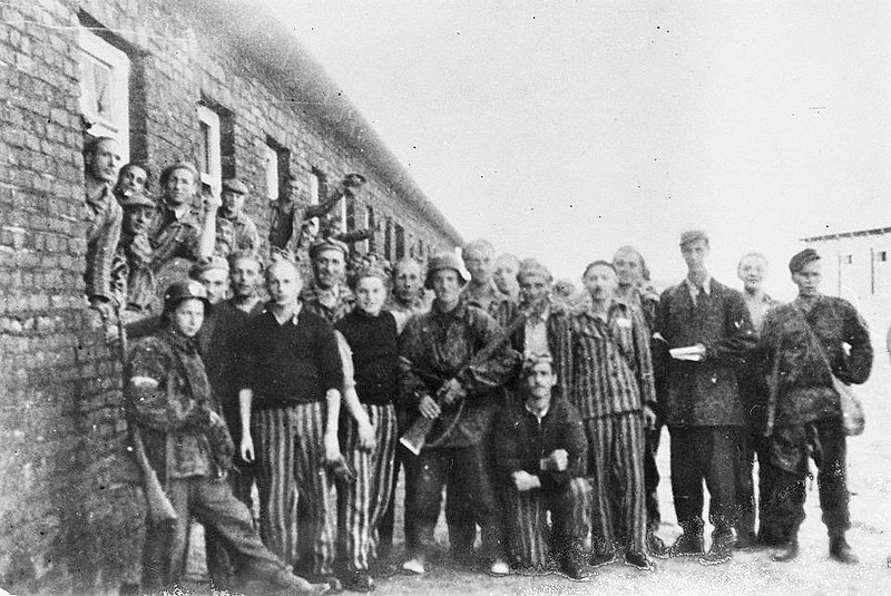 華沙集中營裡的囚犯。