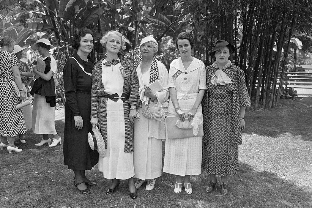 全國女性律師協會的五位律師和法官合影，攝於1935年的洛杉磯。