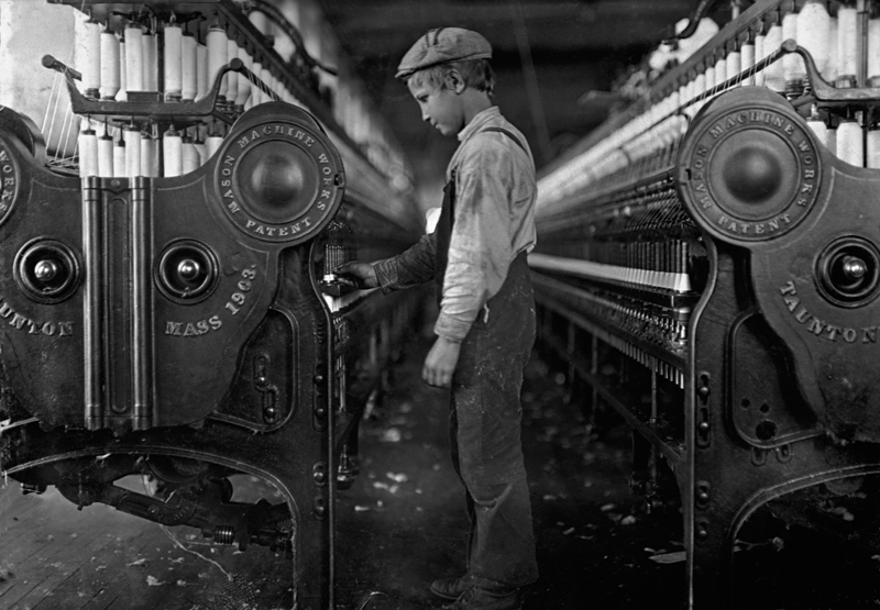 十九世紀英國為了留住勞動力，因此立法限制了童工和工時規定，進而讓勞工環境有了改善。