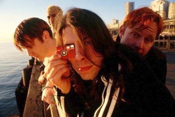 用Foo Fighters戰勝悲劇：20年前Dave Grohl的重振歷程
