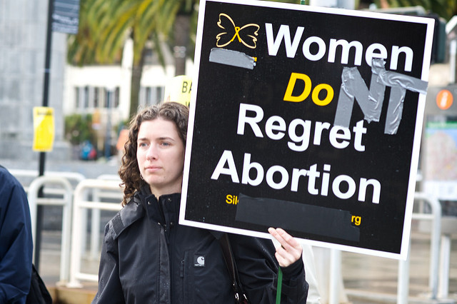 無法墮胎不僅讓女性陷入貧窮，越來越多證據顯示墮胎被拒可能導致致命威脅。