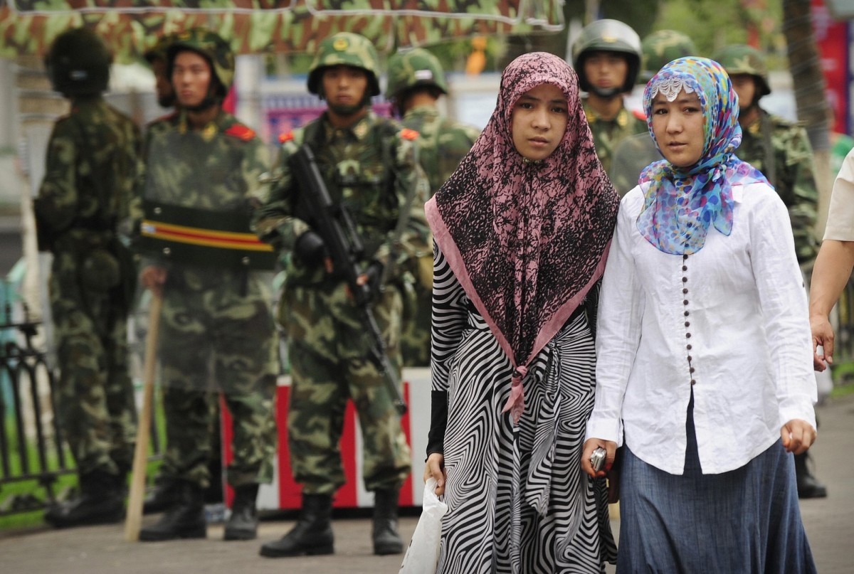 中國維吾爾人的一舉一動都遭到嚴密監控。