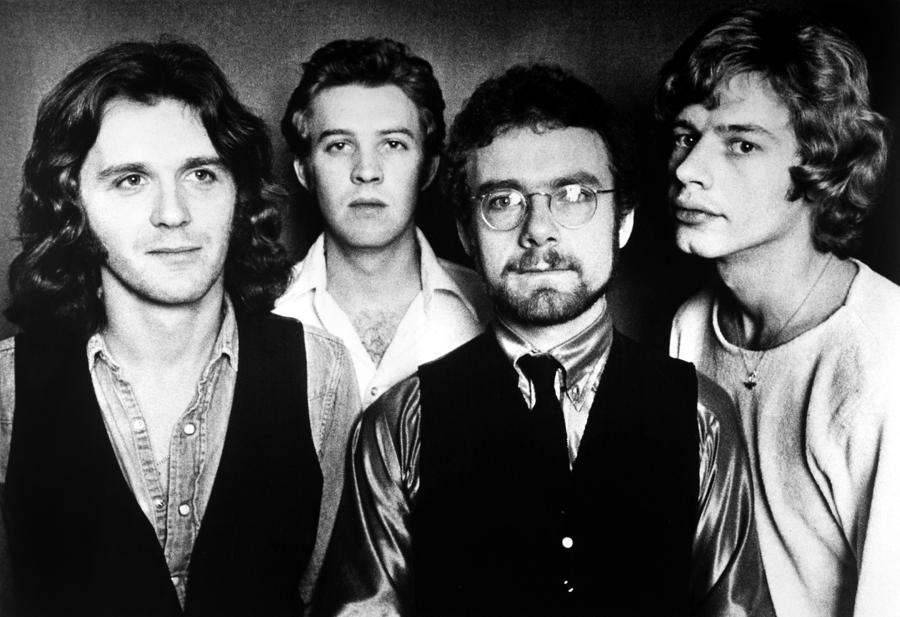 1974年的King Crimson，於法國接受電視採訪時留影。