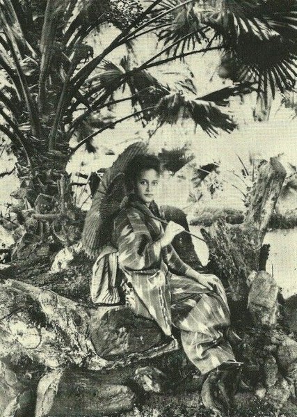 身穿和服拍照的卡奧拉尼公主。
