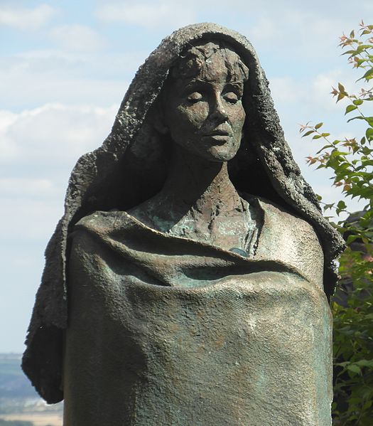 雕塑家Karlheinz Oswald於1998年製作的赫德嘉雕像。