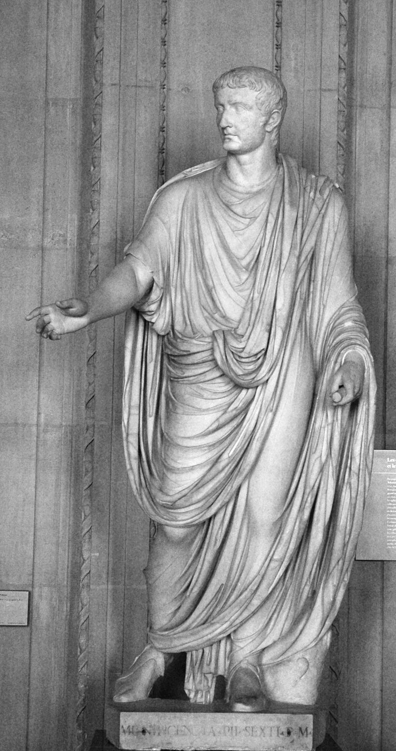 羅馬帝國的第二任皇帝提貝里烏斯身穿羅馬袍服的雕像。