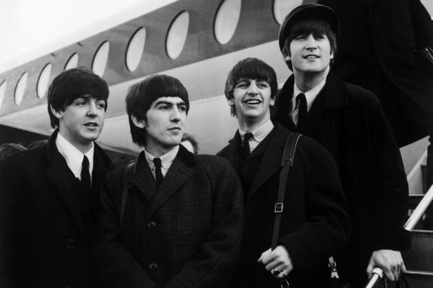 在英國取得巨大成功的披頭四，1964年登上美國後也順利征服美國流行樂市場，成為國際巨星，引領了首次的「英倫入侵」（British Invasion）潮流。