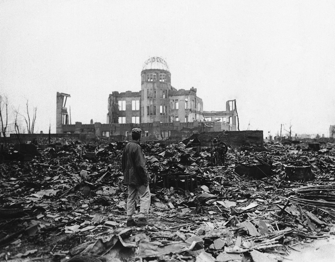 廣島原爆後，多數建築被夷為平地，只留下少數的殘垣斷壁。